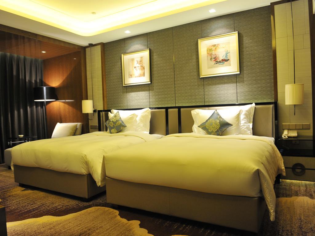 Hotel Ramada Plaza Liuzhou Liudong Pokój zdjęcie
