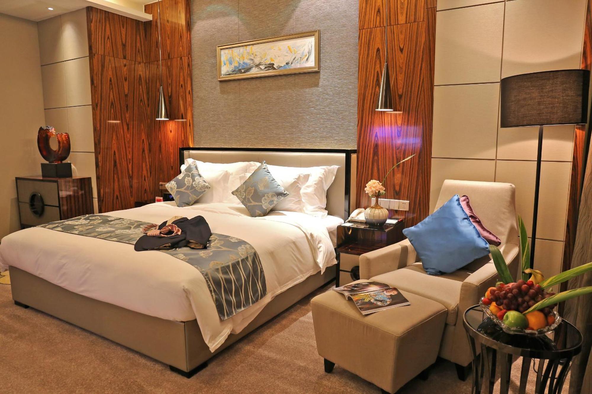 Hotel Ramada Plaza Liuzhou Liudong Zewnętrze zdjęcie