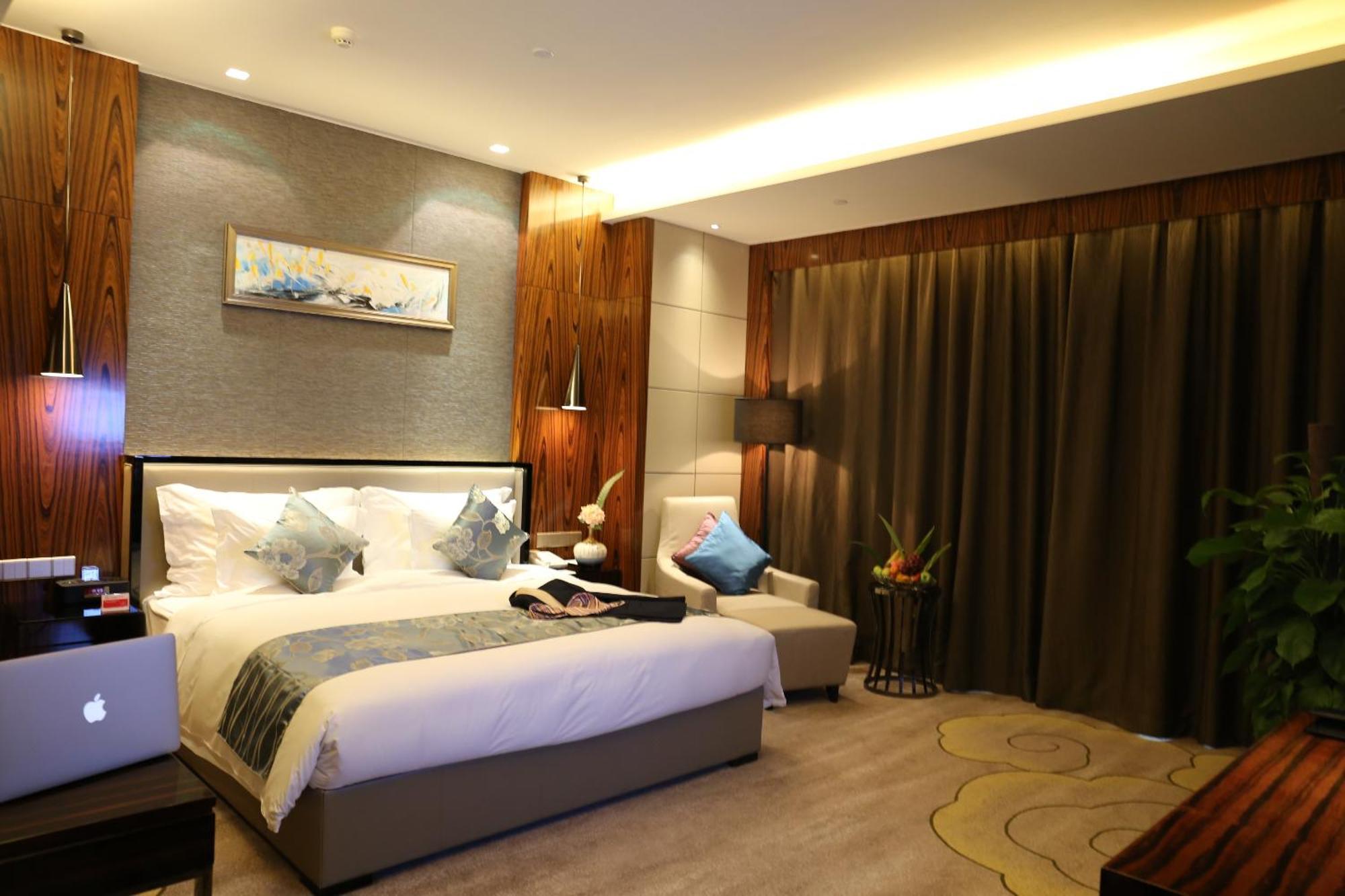Hotel Ramada Plaza Liuzhou Liudong Zewnętrze zdjęcie