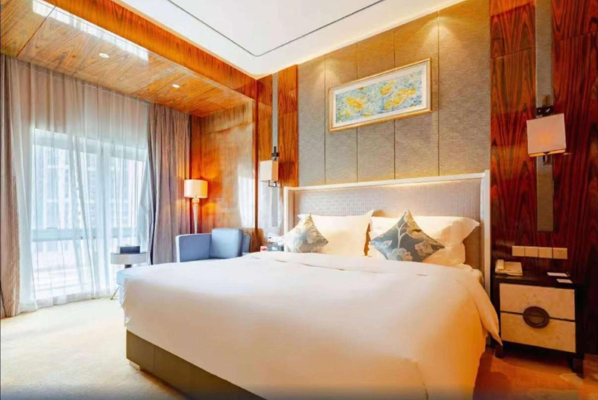 Hotel Ramada Plaza Liuzhou Liudong Zewnętrze zdjęcie